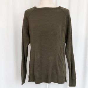 Sweet Romeo Loren Green Crew Neck Raglan Sleeve Pullover Sweater